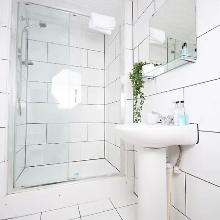 Апартаменты 56b Mina Rd *